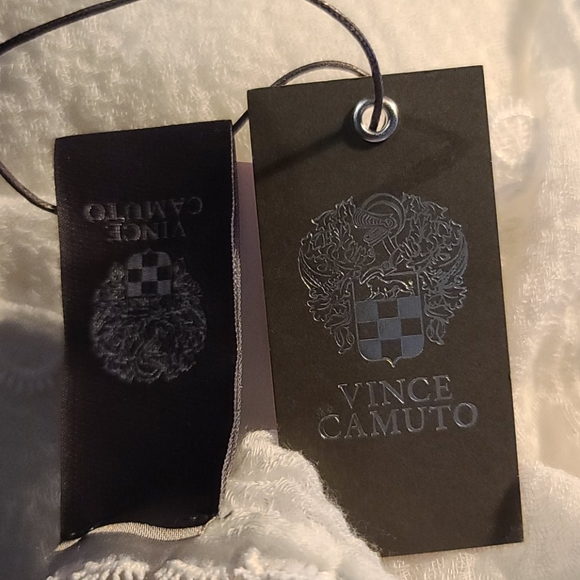 NWT VINCE CAMUTO IVORY SCARF - Picture 3 of 4